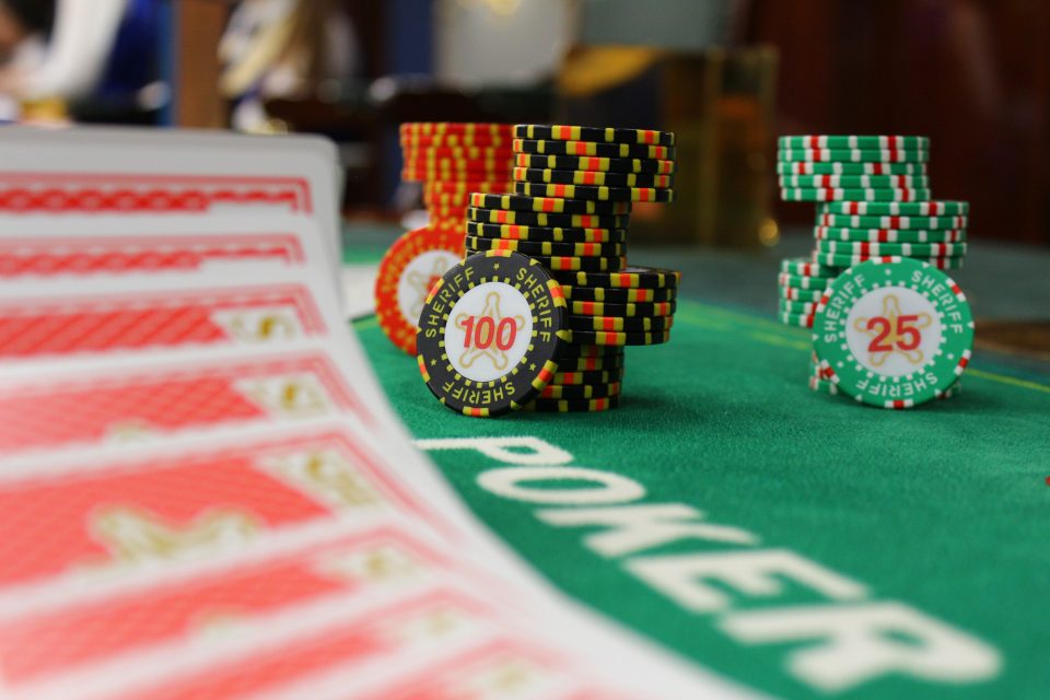 Где играть в онлайн покер ту минфин казахстана выдает лицензии на казино
